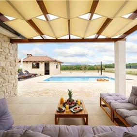 2 bedroom villa with pool near Skradin, sleeps 5